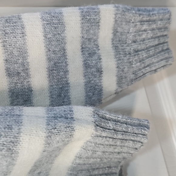 NWT Caslon Stripe Crewneck Lightweight Sweater. Heather Gray/Ivory L - Picture 5 of 11